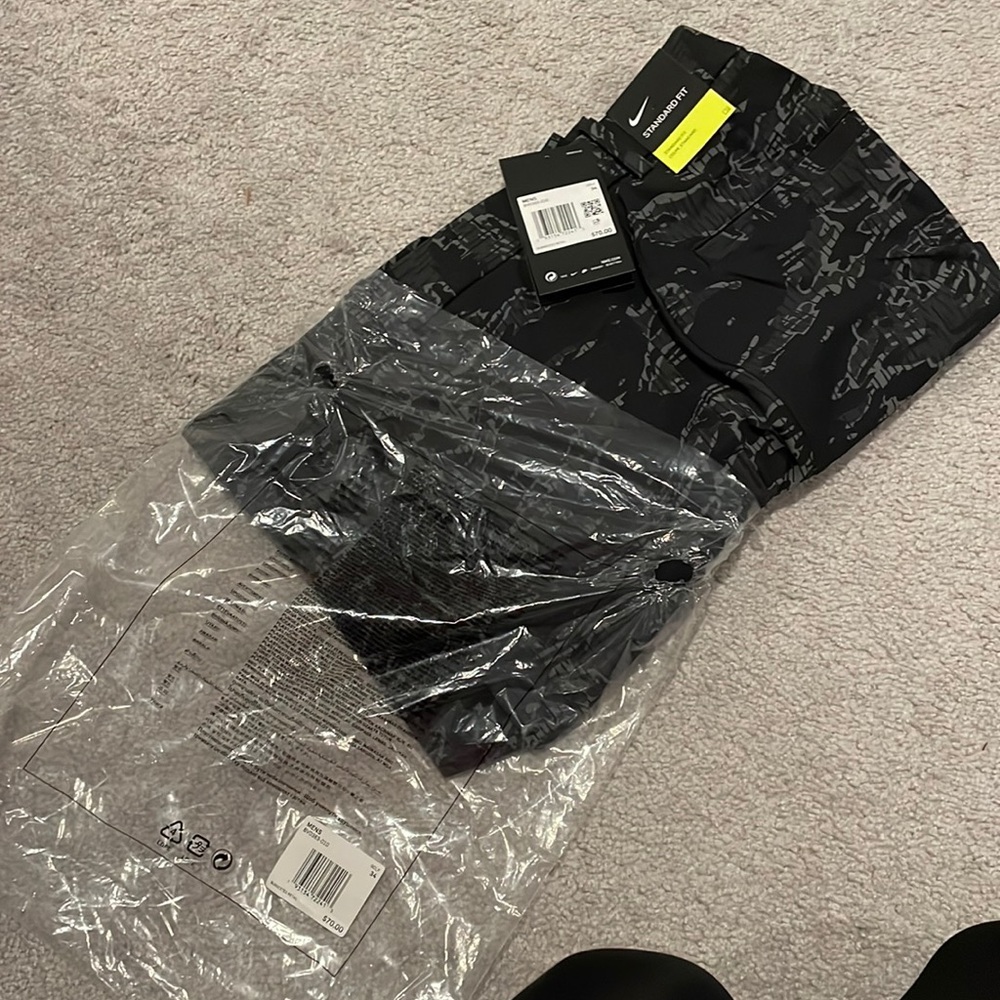 Nike Golf Printed short sz 34 NWT